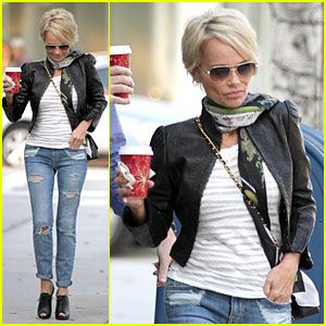 Coffee At Starbucks, Pixies Haircut, Kristin Chenoweth, Tutorial Ideas, At Starbucks, Trendy Hairstyle, Hairstyle Tutorial, Short Hairstyle, Short Blonde