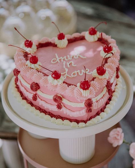 Pink Bridal Shower Theme, Galentines Day Ideas, Bebe Shower, Pink Bachelorette Party, Long Lunch, Valentines Party Decor, Pink Bachelorette, The Romantics, Bridal Shower Inspo