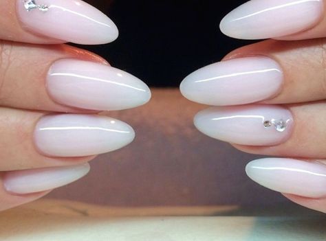 Long White Nails, Almond Acrylic Nails Designs, White Almond Nails, Unghie Sfumate, French Pedicure, Milky Nails, Nagel Tips, Almond Shape Nails, Almond Nails Designs