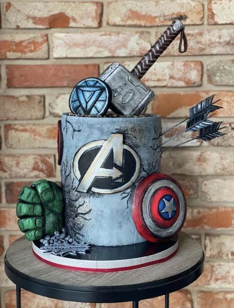 Birthday Cake Marvel Avengers, The Avengers Birthday Party, Avengers Bday Cake, Marvel Cakes Birthday, Marvel Birthday Cake Avengers, Marvel Birthday Party Cake, Birthday Cake 8 Boy, Marvel Bday Cake, Marvel Food Ideas