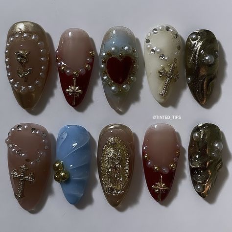 @tinted_tips Romeo And Juliet Nails, Catholic Nail Art, Light Academia Nails, Fall Gold Nails, Dune Nails, Vintage Christmas Nails, Roman Nails, Church Nails, Medieval Nails