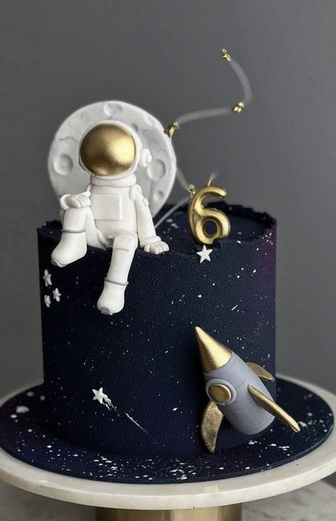 Planet Birthday, Planet Cake, Galaxy Party, Boys 1st Birthday Party Ideas, Astronaut Birthday, Baby Boy 1st Birthday Party, Boy Birthday Party Themes, Space Birthday Party, 1st Birthday Party Themes