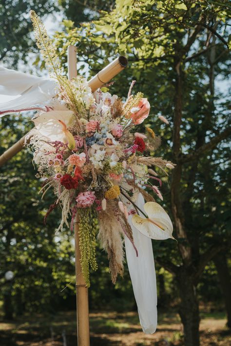 Wildflower Wedding Decor for Outdoor Celebrations Pampas And Wildflower Wedding, Wildflower And Pampas Grass Wedding, Diy Marquee Decorations, Matrimonio Pampas, Diy Wedding Marquee, Wildflower Wedding Arch, Wedding Ceremony Decor Outdoor, Ceremony Decor Outdoor, Wildflower Party Theme