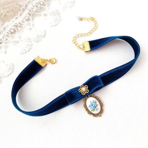 rosyposydesigns - Etsy Cameo Choker Necklace, Cameo Choker, Elegant Choker, Prom Necklaces, Frida Art, Blue Choker, Bead Flower, Deep Navy Blue, Fun Group