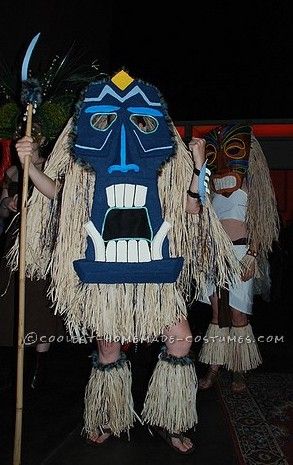 Cool DIY Costume for a Boy: A Tiki Man Spotted in Upstate New York? Luau Costume, Tiki Man, Hawaii Party, Hawaiian Theme, Homemade Costumes, Diy Costume, Two Boys, Tiki Party, Hawaiian Party