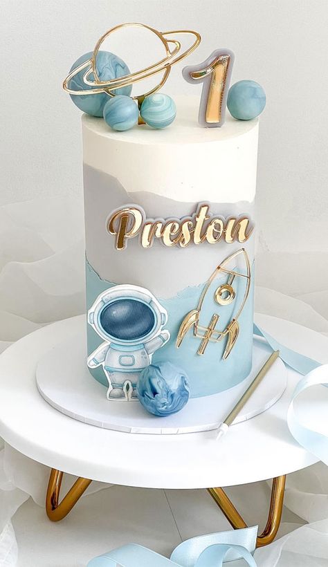 space-themed birthday cake, space-themed 1st birthday cake, astronaut birthday cake Astronaut Birthday Cake, First Birthday Cake Ideas, Sun Cake, Cake Designs For Boy, Boys First Birthday Cake, Baby First Birthday Themes, Baby Birthday Party Theme, Baby Boy Birthday Cake, Boys First Birthday Party Ideas