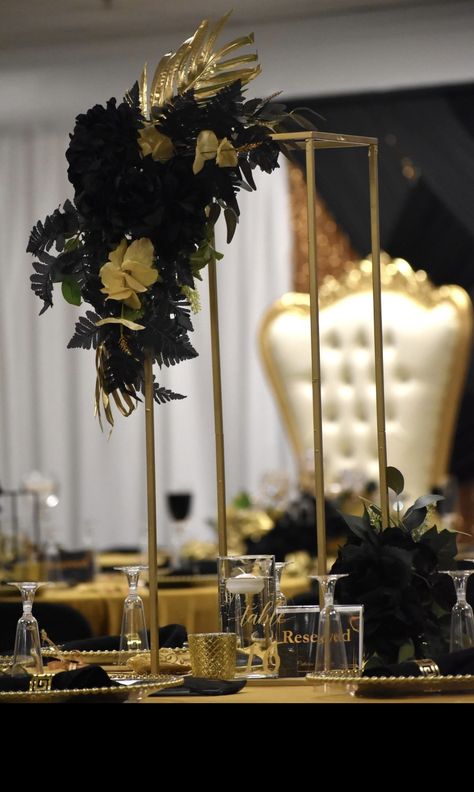 Black And Gold Table Centerpieces, Black And Gold Table Decorations, 2026 Graduation, Black And Gold Centerpieces, Gold Table Centerpieces, Black And Gold Table, Black Gold Decor, Gold Table Decorations, Boho Themed Party