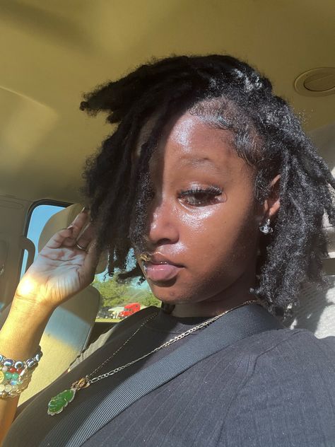 Loc Styles Side Part, Over Locs Hairstyles, Natural Locs Hairstyles, Dreads Journey, Poc Hairstyles, Aesthetic Locs, Texture Shots, Dreadlocks Hair Care, Loc Goddess