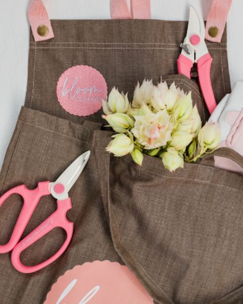 Looking for a special gift for the aspiring florist in your life? 👩🏽‍🌾🌸 Head to our website to check out our tool kits – we've got something for everyone, from total beginners to seasoned pros! Floral Tutorials, Florist Apron, Towel Flower, Flower School, Embroidered Apron, Short Courses, Tool Kits, College Logo, College Bags