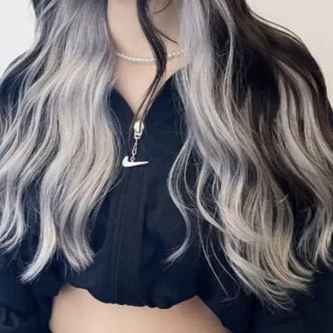 Violet Sorrengail Hair Color, Violet Sorrengail Hair, Fourth Wing Violet, Violet Sorrengail, Hair 2024, Fourth Wing, Beauty Ideas, Hair Colors, Hair Ideas