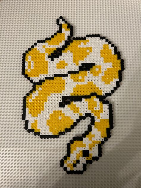 Handmade pixel snake, customisable for any colours on last slide Perler Beads Ideas Cat, Perler Bead Snake, Snail Perler Beads, Snake Perler Bead Patterns, Peeler Bead Ideas Small Easy, Pixel Beads Ideas, Perler Bead Patterns Big, Snake Pixel Art, Pearled Beads Pattern