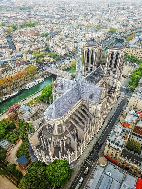 Eight Inc proposes structural glass for rebuild of Notre-Dame roof and spire French Gothic Architecture, Paris Buildings, Cathédrale Notre-dame, Store Concept, Notre Dame Cathedral, Gothic Cathedrals, Cathedral Architecture, Gothic Cathedral, Religious Architecture