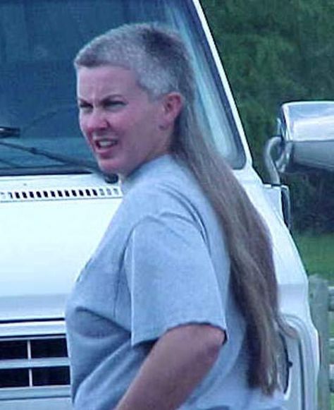 Grandma ~ 35 of the Best Mullets Dreaded Mullet, Ugly Haircut, White Mullet, Unhealthy Hair, Haircut Fails, Yolandi Visser, Ugly Hair, Mullet Fade, Ginger Fizz