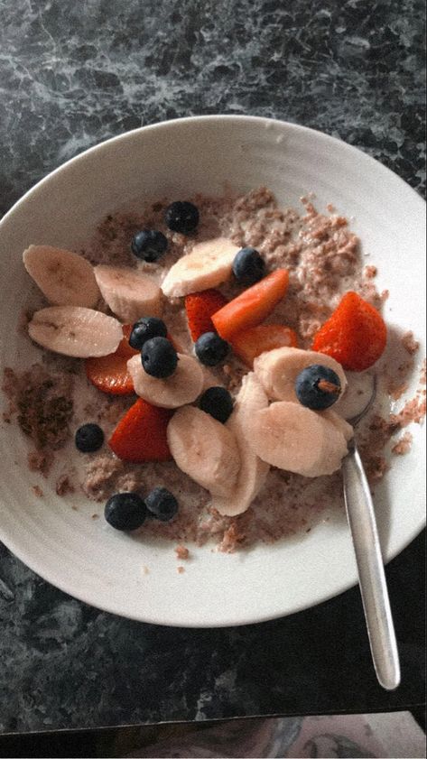 Weetabix Recipes Breakfast, Weetabix Breakfast, Weetabix Recipes, Weetabix Cereal, Oatmeal Ideas, Delicious Healthy Breakfast Recipes, Delicious Healthy Breakfast, Menu Sarapan Sehat, Bad Diet