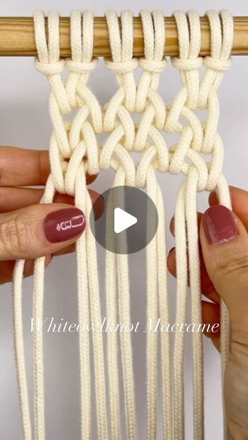 Macro Macrame, Vintage Macrame Patterns, Knot Tutorial, Macrame Clothes, Macrame Weaving, Macrame Knots Tutorial, Knots Tutorial, Macrame Knot, Macrame Patterns Tutorials