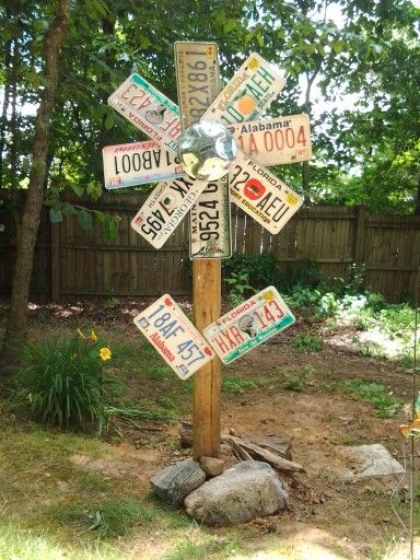 Flower Bed Borders, Car Craft, Picture Letters, Button Picture, Flower Plates, Flower Beds, Yard Art, The Wind, License Plate