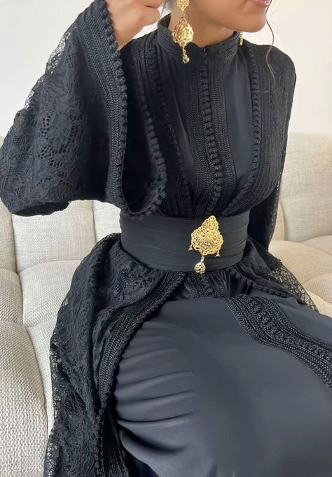 Middle Eastern Outfits Women, Marrocan Dress, Moroccan Wedding Dress, Black Caftan, Moroccan Takchita, Morrocan Fashion, Kaftan Wedding, Moroccan Kaftan Dress, Black Kaftan