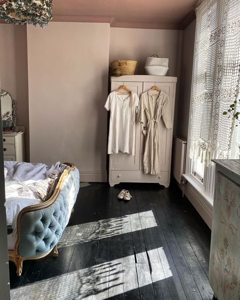 Colored Ceiling Bedroom, New Victorian Homes, Black Floorboards, Helen Parker, New Victorian, Devol Kitchens, Black Console Table, Sunny Sunday, Bedroom Wall Colors