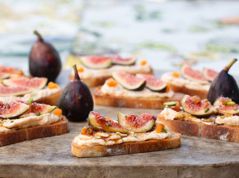 Fall Crostini with Whipped Roasted Butternut Squash Goat Cheese and Fresh Figs - A Zest for Life Fall Crostini, Butternut Squash Goat Cheese, Squash Goat Cheese, Mashed Butternut Squash, Butternut Squash Recipes Roasted, Fall Appetizer, Roasted Figs, Whipped Goat Cheese, Maple Balsamic