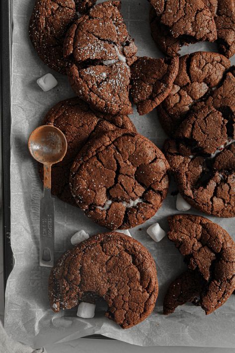 Hot Cocoa Cookies, Homemade Hot Cocoa, Cup Of Hot Chocolate, Hot Chocolate Cookies, Winter Treats, Winter Cookie, Cocoa Cookies, Warm Chocolate, Food Test