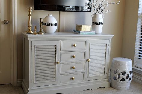 Console painted in Mindful Gray from Sherwin Williams from Claire Brody Designs. 16 of the best paint colors for furniture revamps. Chalk Paint Bedroom Furniture, Grey Painted Furniture, Gray Painted Furniture, Best Gray Paint, Grey Bedroom Furniture, Mindful Gray, Painted Bedroom Furniture, Painted Furniture Colors, Grey Furniture