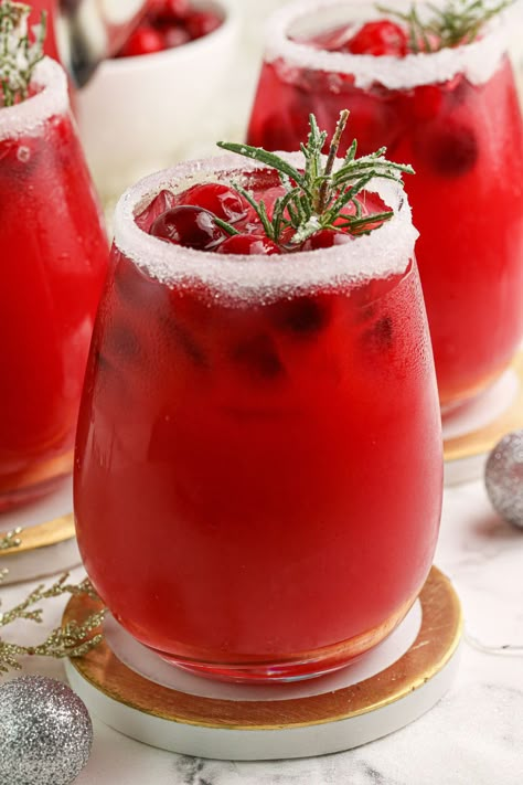 Christmas Mistletoe Margarita - My Incredible Recipes Christmas Cherry Frozen Margaritas, Cranberry Mistletoe Margarita, Frosted Mistletoe Margarita, Miseltoe Margaritas, Cranberry Kringle Cocktail, Mistle Toe Margarita, White Christmas Batch Margarita, Margarita Christmas Gift, Frozen Cherry Margarita