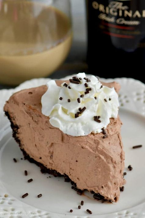 No Bake Baileys Chocolate Pie - Simple Joy Baileys Chocolate Pie, Chocolate Martini Recipe, Peanut Butter Cup Brownies, Store Bought Pie Crust, Baileys Recipes, Chocolate Pie Recipes, Chocolate Pie, Recipes Appetizers, Baileys Irish Cream