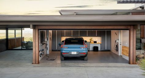 Volvo Helped Designed The Ultimate Electric Car Garage For Luxurious Californian House | Carscoops Volvo Car, Finished Garage, Lexington Home, Modern Garage, Architecture Model Making, Garage Design, Built In Desk, New Home Construction, Electric Car