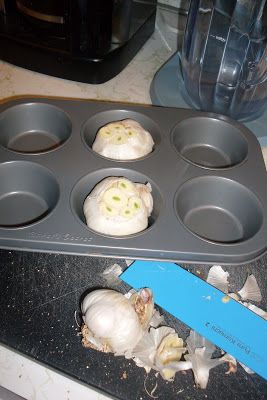 Roasting Garlic, How To Roast Garlic, Garlic Roaster, Roast Garlic, Roasted Garlic Cloves, How To Roast, Garlic Head, Muffin Tins, Muffin Cups