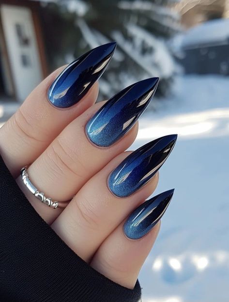 Black Blue Nail Designs, Dark Blue Chrome Nails Designs, Black And Blue Nail Designs, Dark Blue And Black Nails, Glow In The Dark Nails Designs, Blue And Black Nails Designs, Ombré Nails With Design, Dark Blue Nails Ideas, Black And Blue Nail Ideas