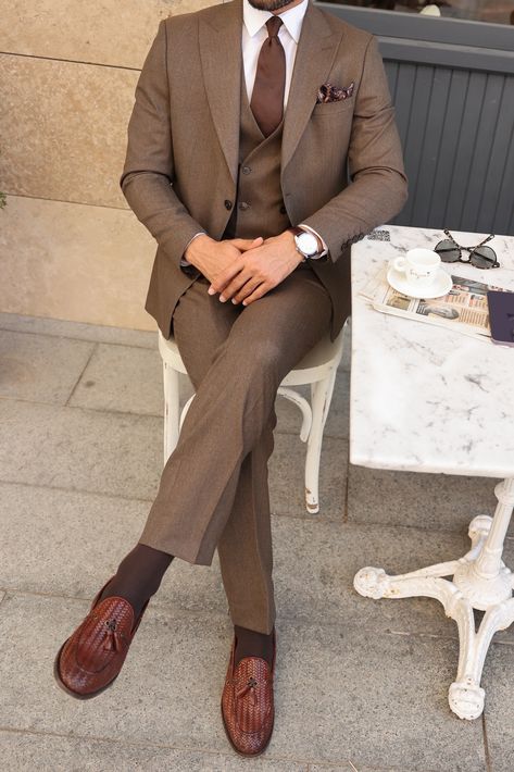 Step into elegance with our Brown Slim-Fit Suit 3-Piece. The single-breasted blazer, featuring 2 buttons and peak lapels, paired with a fully-lined interior, offers a perfect balance of modern style and timeless refinement. Elevate your presence at any formal event with this distinguished ensemble. #brownsuit #slimfitsuit #formalstyle #suits #mensfashion #specialoccasion #sophisticatedstyle #formalattire #dapper Brown Suit Men, Check Suits For Men, Green 3 Piece Suit, Wedding Suit Men, Coat Pant For Men, 3 Piece Suit Wedding, Suit Brown, Suit Styles, Suit Green