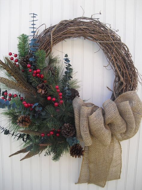 20 Astonishing Handmade Christmas Wreaths Festive Wreaths, Wreath With Burlap, Handmade Christmas Wreaths, Rustic Christmas Wreath, Wreaths Christmas, Xmas Wreaths, Wreaths Diy, Holiday Wreath, Cool Ideas