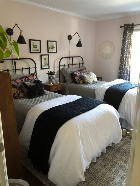 2 Twin Bed Rooms Ideas, Guest Room Ideas 2 Beds, Cabin Bedroom Twin Beds, Two Twin Size Beds In One Room, Twin Sleigh Beds Guest Room, Small Guest Room Twin Bed, Twin Beds Guest Room Farmhouse, Two Beds In One Room Ideas Adults Layout, Twin Beds Guest Room Boho