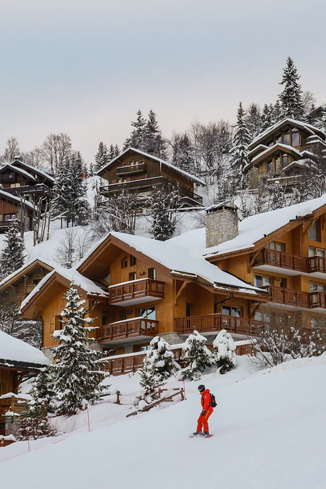 Courchevel France, French Alps Ski, Alps Skiing, Swiss Ski, Ski Hotel, Skiing Aesthetic, Cabin In The Mountains, Chalet Design, Ski Vacation