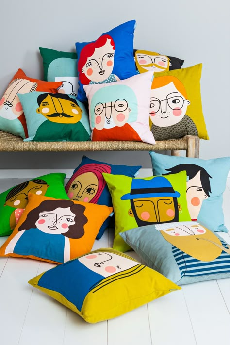 Punch Needle Embroidery, Diy Pillows, Interior Trend, Cushion Design, Colorful Pillows, Punch Needle, Fabric Painting, 그림 그리기, Custom Pillows