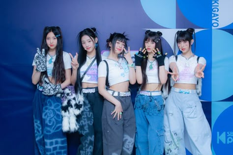 New Jean, Danielle Haerin, New Jeans Style, Jeans Y2k, Y2k Outfits, August 1, Kpop Fashion, Kpop Outfits, Stage Outfits