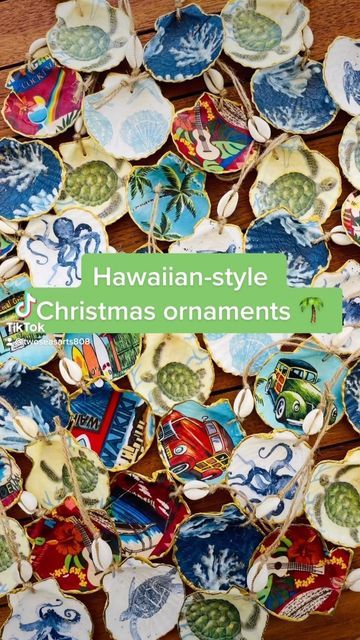 Hawaiian Christmas Decorations Diy, Hawaiian Themed Christmas Tree, Hawaiian Themed Christmas, Hawaiian Christmas Traditions, Hawaiian Ornaments Diy, Christmas In Hawaii Decorations, Hawaiian Christmas Party, Hawaiian Christmas Decorations, Hawian Christmas