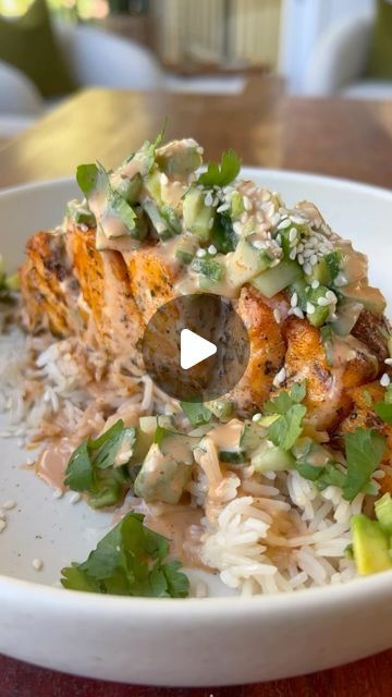 Sarah Thomas | ⭐️⭐️⭐️⭐️⭐️ Throwing it back, with this air fryer Spicy Hasselback Salmon. This spicy salmon recipe has gone viral numerous times and for... | Instagram Hasselback Salmon Air Fryer, Sushi Dinner Ideas, Hasselback Salmon, Salmon Meal Recipes, Mexican Salmon Recipes, Salmon Ideas For Dinner, Salmon Bowls Healthy Easy, Salmon Spring Roll Recipe, Salmon Meals