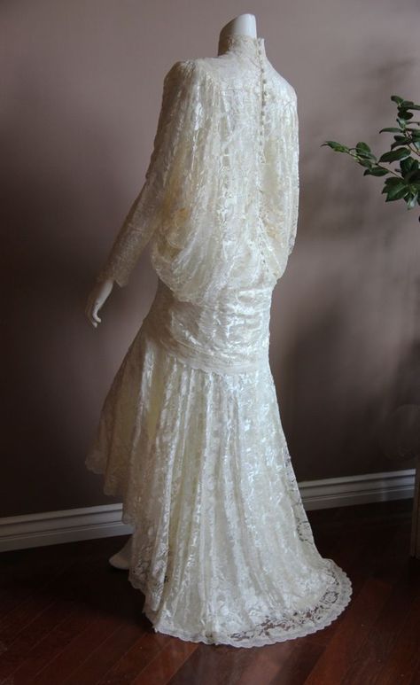 Flapper style wedding dresses Check more at http://luxurybrides.net/dress/flapper-style-wedding-dresses/ Flapper Style Wedding Dress, 1920 Dress, Net Dress, Flapper Style, Great Gatsby, Style Wedding, Wedding Dresses Vintage, Dresses Wedding, Gatsby