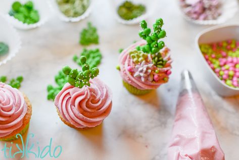 Prickly Pear Cupcakes Recipe with Prickly Pear Frosting | Tikkido.com Pear Cupcakes, Fruit Frosting, Pear Loaf, Prickly Pear Recipes, Cactus Cupcakes, Cactus Fruit, Cactus Cake, Cupcake Decorations, Pear Cactus