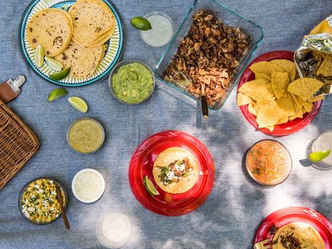 Mexican Picnic, Themed Picnic, Mexican Summer, Picnic Menu, Hungry Eyes, Mexican Flavors, Mexican Street Corn Salad, Savory Food, Food Lab