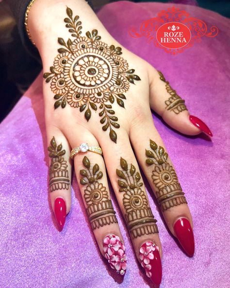 Round Mehndi Designs Circles, Round Mehndi Designs, Mandala Mehndi Designs, Hand Mandala, Round Mehndi, Mandala Mehndi, Round Mehndi Design, Mehedi Design, Tattoo Unique