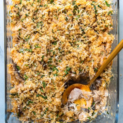 Keto Tuna Casserole (There Are No Noodles!) - Keto Karma Keto Tuna Casserole, Starch Diet, Keto Karma, Tuna Bake, Yummy Nummies, Weeknight Casseroles, Keto Tuna, Keto Fish, Thm Dinner