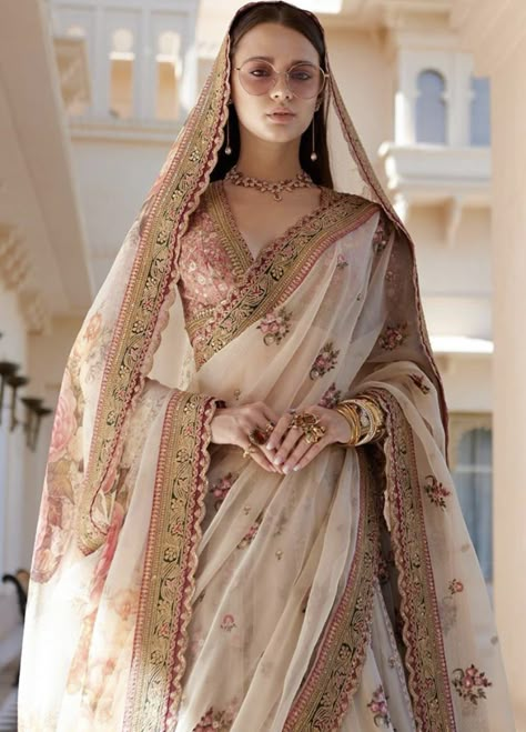 Sabyasachi Kanjeevaram Sarees, Sabyasachi Lehenga Bridal, Sabyasachi Saree, Sabyasachi Bridal, Sabyasachi Mukherjee, Sabyasachi Sarees, Reception Saree, Sabyasachi Bride, Sabyasachi Lehenga