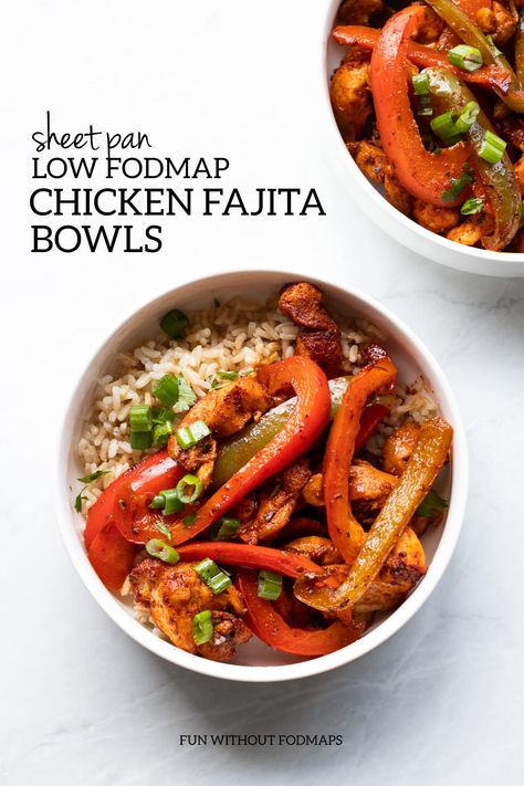 Missing Tex-Mex flavor on the low FODMAP diet for IBS? Try these easy low FODMAP chicken fajita bowls! This easy sheet pan meal recipe uses just nine ingredients and can be ready in only 30 minutes. #lowfodmap #ibs #onionfree #sheetpan #chicken #fajitas Easy Low Fodmap, Fodmap Chicken, Fodmap Recipes Dinner, Low Fodmap Chicken, Low Fodmap Recipes Dinner, Chicken Fajita Bowl, Low Fodmap Diet Recipes, Fodmap Diet Recipes, Ibs Recipes