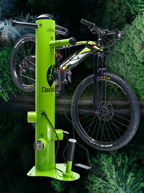 Clorofilla Power - BICYCLE WORK STAND AND E-BIKE CHARGER Bicycle Stand Design, Bicycle Stands, Bike Infrastructure, Bicycle Repair Stand, Universal Wrench, Pinarello Dogma, Powered Bicycle, Designer Pumps, E Bike