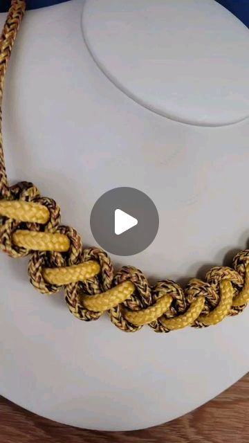 Indústria e Comércio de cordas on Instagram: "Dia de TBT o colar mais pedido por vocês chegouuu Colar Nó S ✨️  • • •  #colares #cordaville #macrame #fashion" Diy Rope Necklace Tutorial, Macrame Fashion, Macrame Colar, Knitted Necklace, Rope Jewelry, Necklace Tutorial, Macrame Knot, July 17, Rope Necklace