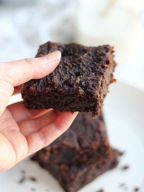 AIP Carob Banana Brownies (Paleo) - decadent yet healthy carob brownies are easy to make and will curb your chocolate cravings! | fedandfulfilled.com Aip Cake, Carob Recipes, Chocolate Zucchini Brownies, Aip Diet Recipes, Autoimmune Recipes, Zucchini Brownies, Banana Brownies, Autoimmune Paleo Recipes, Aip Paleo Recipes