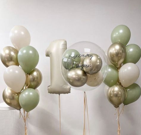 First Birthday Boy Balloons, Sage Green First Birthday, Simple First Birthday Decorations, Green First Birthday, Simple First Birthday, 1st Birthday Balloons, Baby First Birthday Cake, Mini Torte, Giraffe Birthday