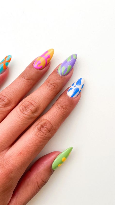 Wild Acrylic Nail Designs, Lava Nail Art, Vibrant Nail Art, Wild Summer Nails, Colourful Nails Acrylic, Lava Lamp Nail Art, Summer Nails Colorful, Wild Nails, Colourful Nails